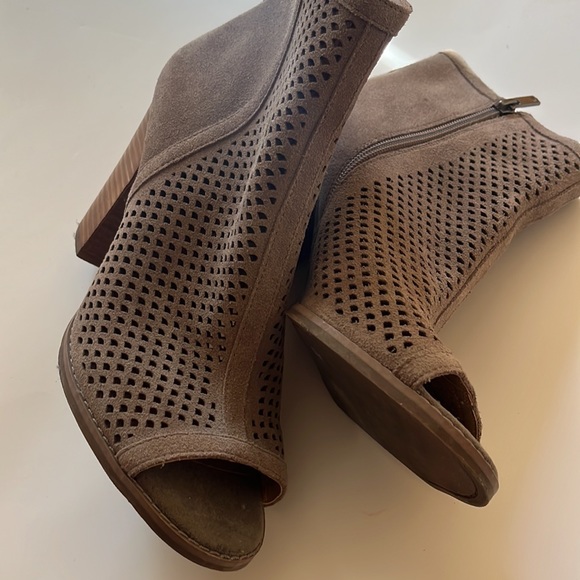 Lucky Brand Booties with open toes - Picture 3 of 4